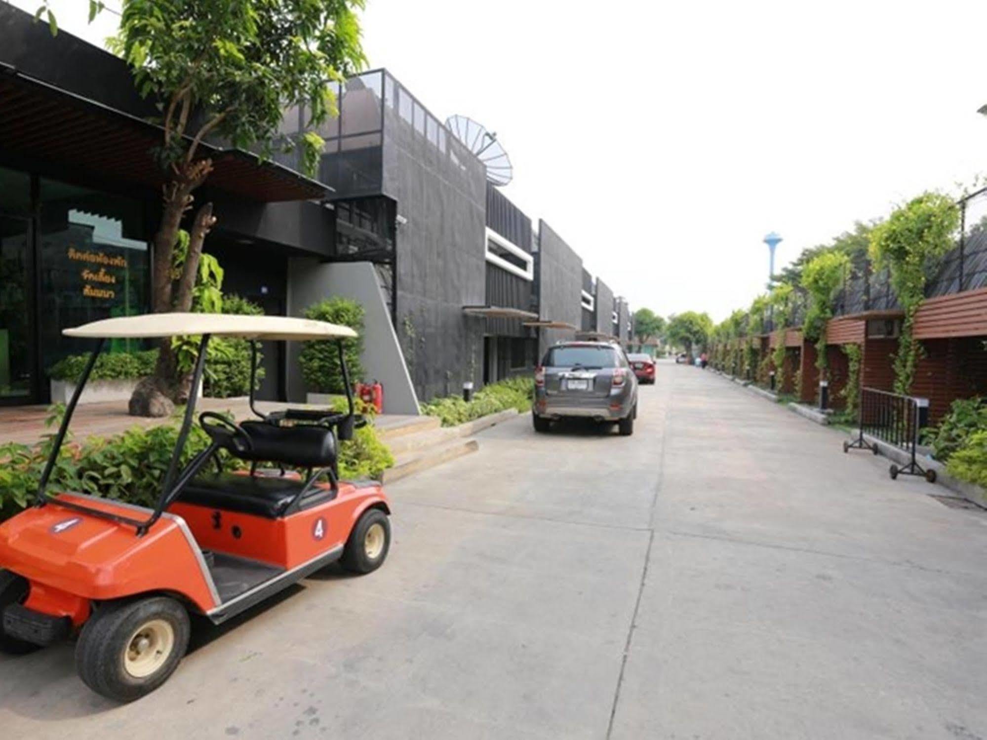 Mdr Hotel Lopburi Exterior photo